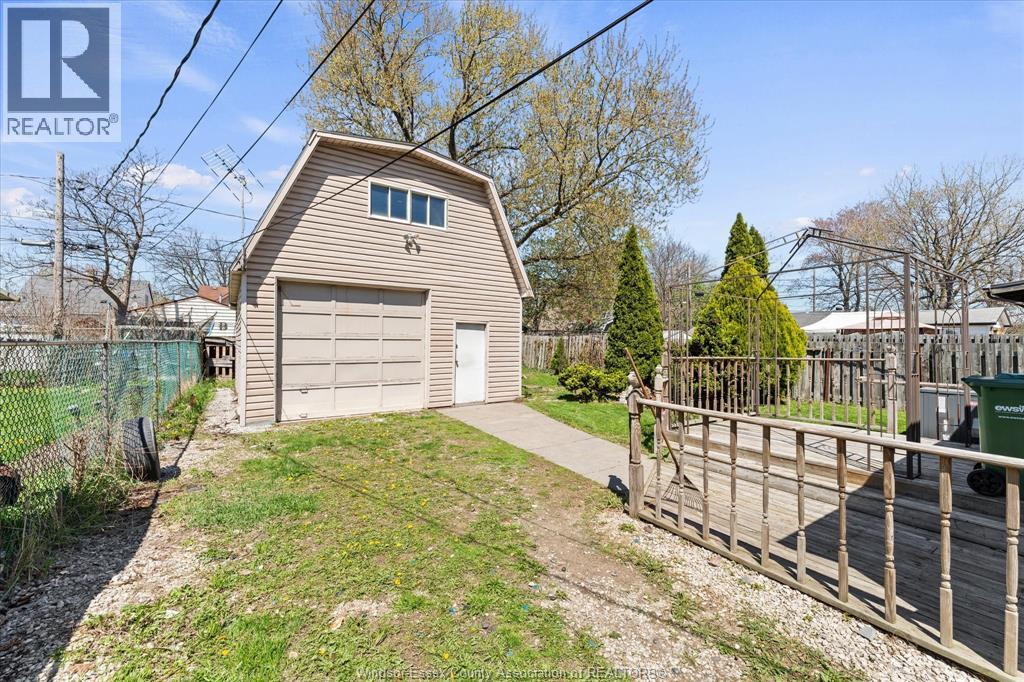678 Capitol Street, Windsor, Ontario  N8X 3G1 - Photo 33 - 26008770