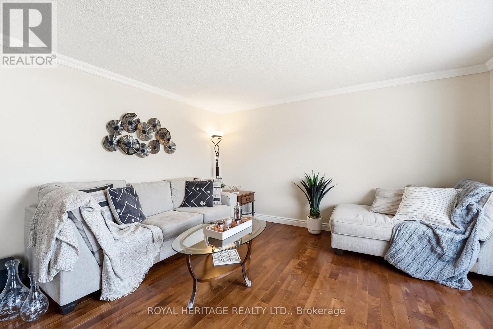 148 Guthrie Crescent, Whitby, Ontario  L1P 1A8 - Photo 6 - E13025072