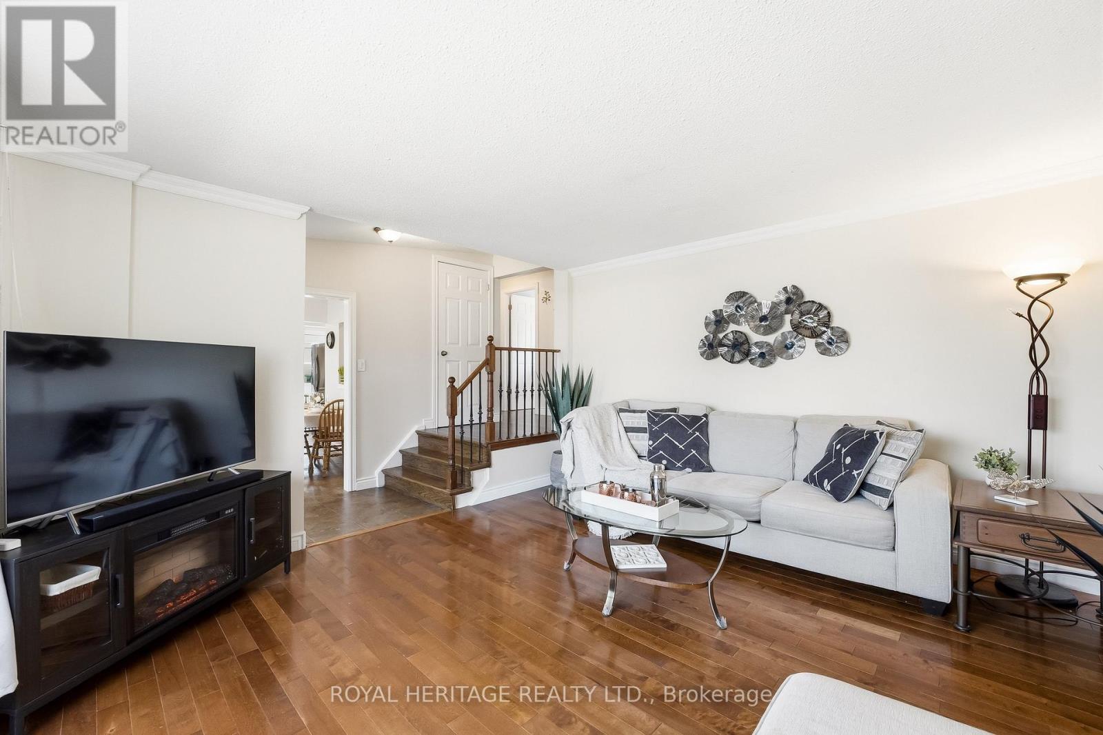 148 Guthrie Crescent, Whitby, Ontario  L1P 1A8 - Photo 7 - E13025072