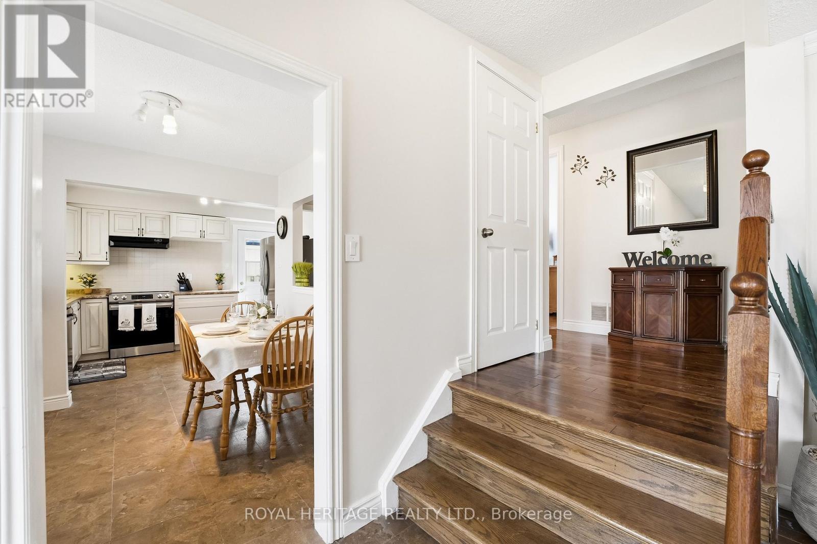 148 Guthrie Crescent, Whitby, Ontario  L1P 1A8 - Photo 9 - E13025072