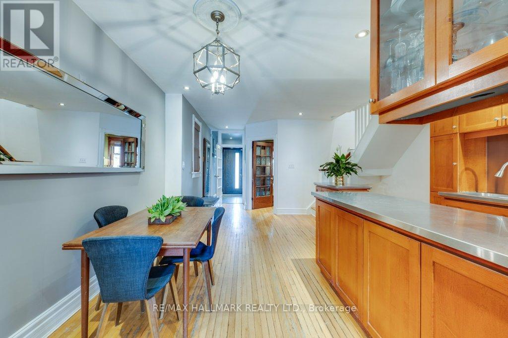 813 Carlaw Avenue, Toronto, Ontario  M4K 3L1 - Photo 6 - E13025132