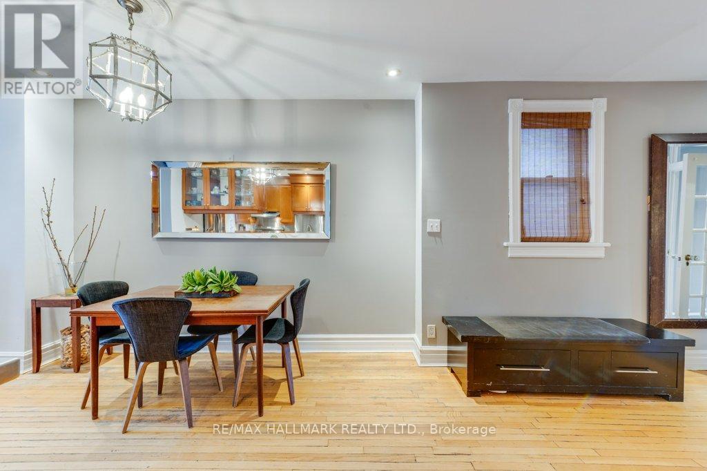 813 Carlaw Avenue, Toronto, Ontario  M4K 3L1 - Photo 9 - E13025132