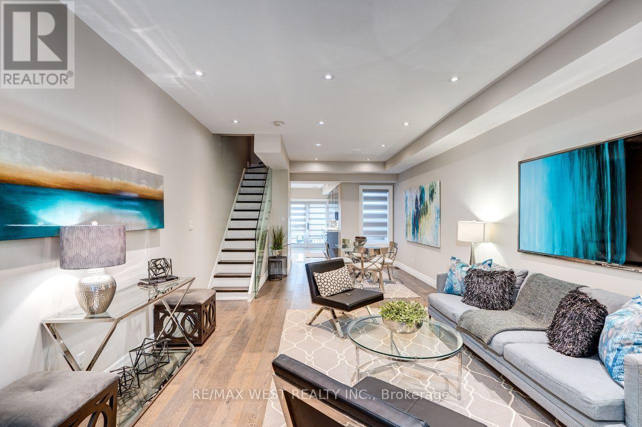 413 Leslie Street, Toronto, Ontario  M4M 3E3 - Photo 2 - E13025172