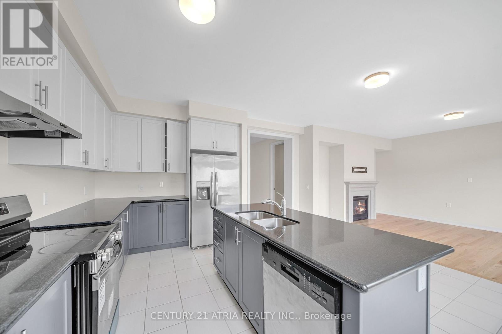 1838 Narcissus Gardens, Pickering, Ontario  L1X 0K6 - Photo 12 - E13025276