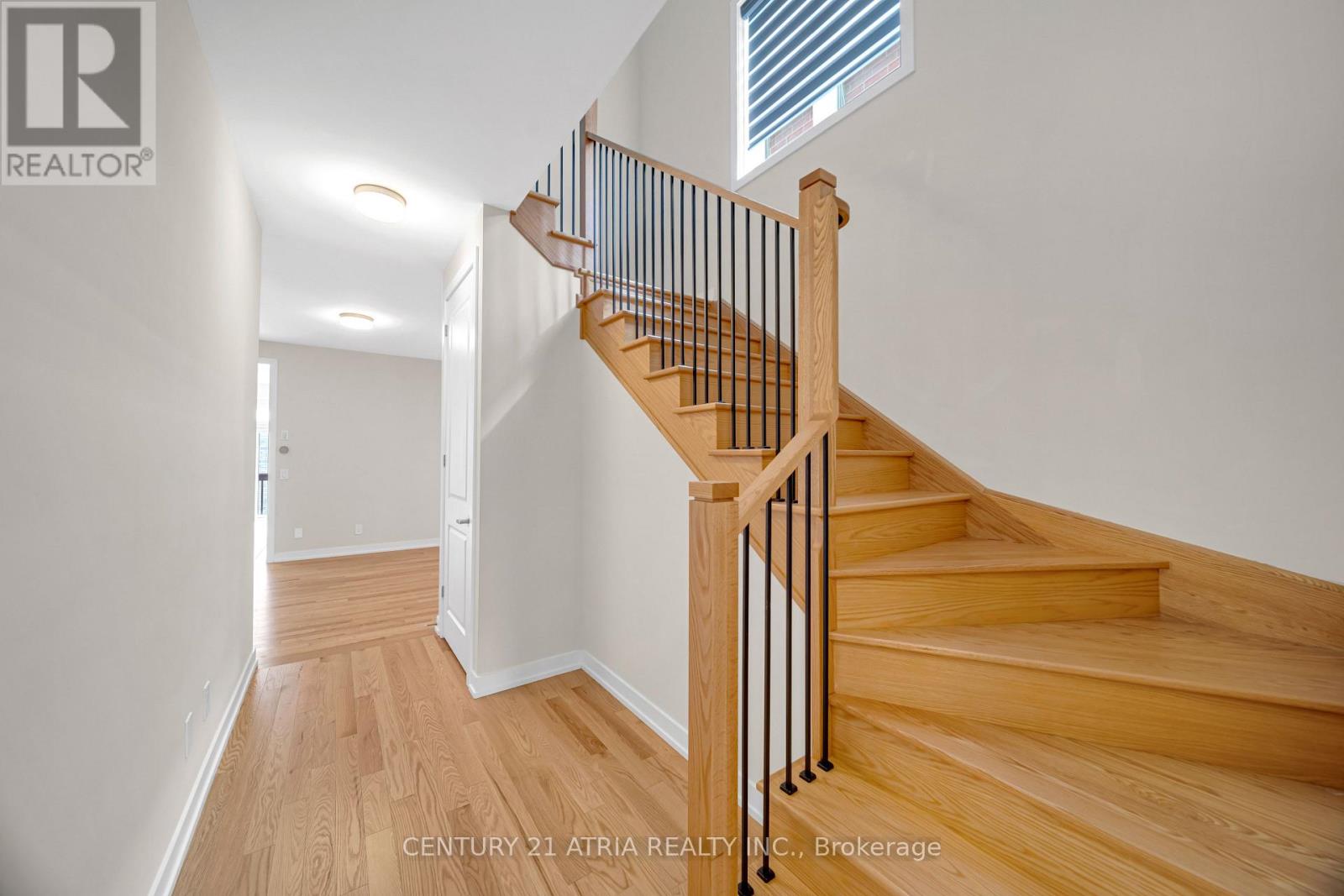 1838 Narcissus Gardens, Pickering, Ontario  L1X 0K6 - Photo 3 - E13025276