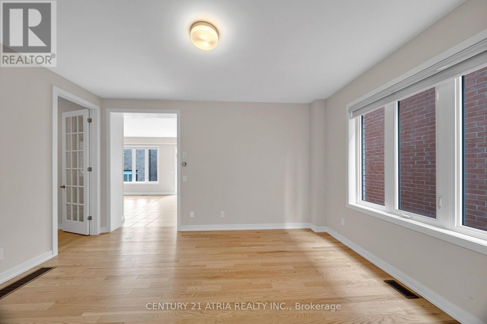 1838 Narcissus Gardens, Pickering, Ontario  L1X 0K6 - Photo 4 - E13025276