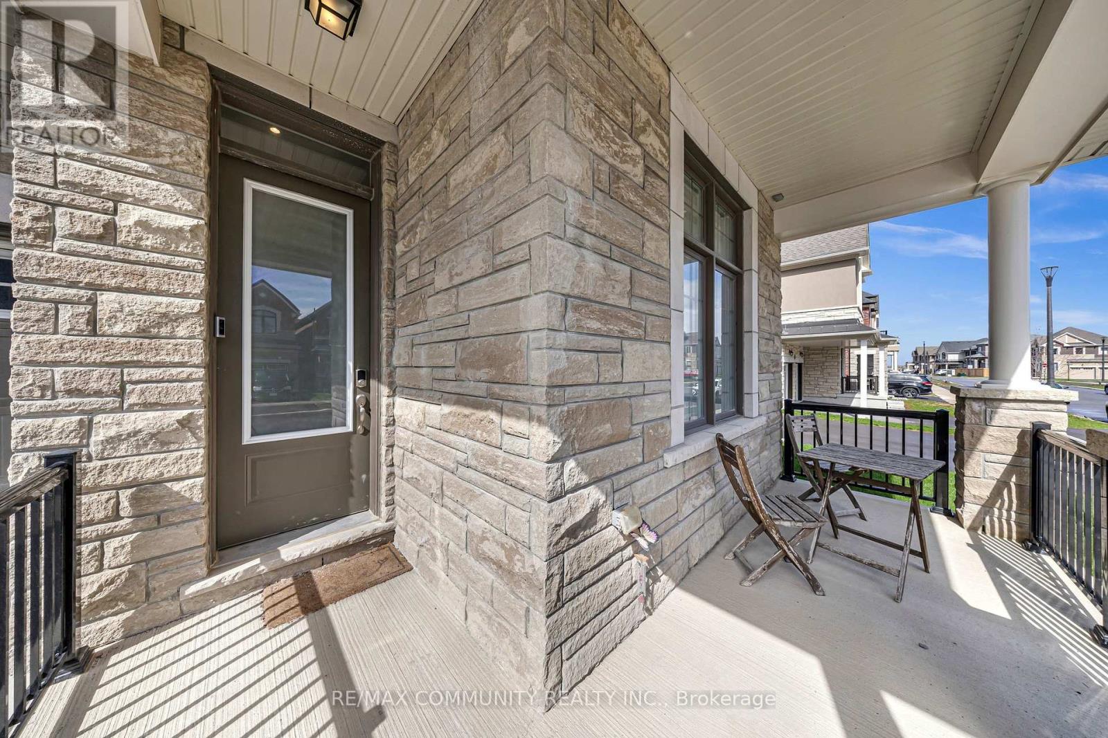 1567 Scarlett Trail E, Pickering, Ontario  L1V 2P8 - Photo 3 - E13025410