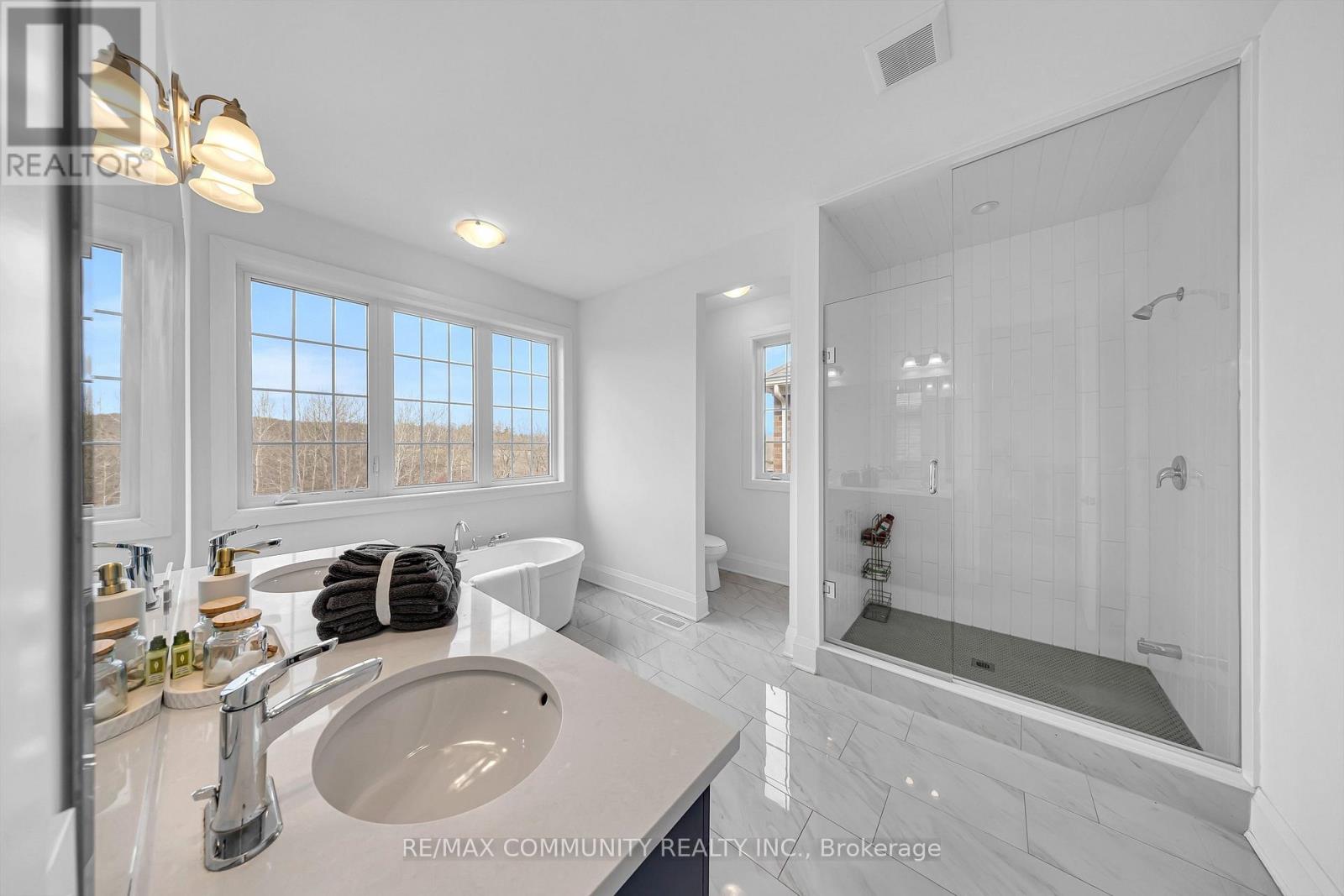 1567 Scarlett Trail E, Pickering, Ontario  L1V 2P8 - Photo 33 - E13025410