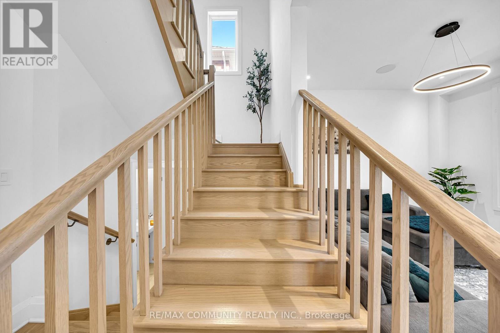 1567 Scarlett Trail E, Pickering, Ontario  L1V 2P8 - Photo 6 - E13025410