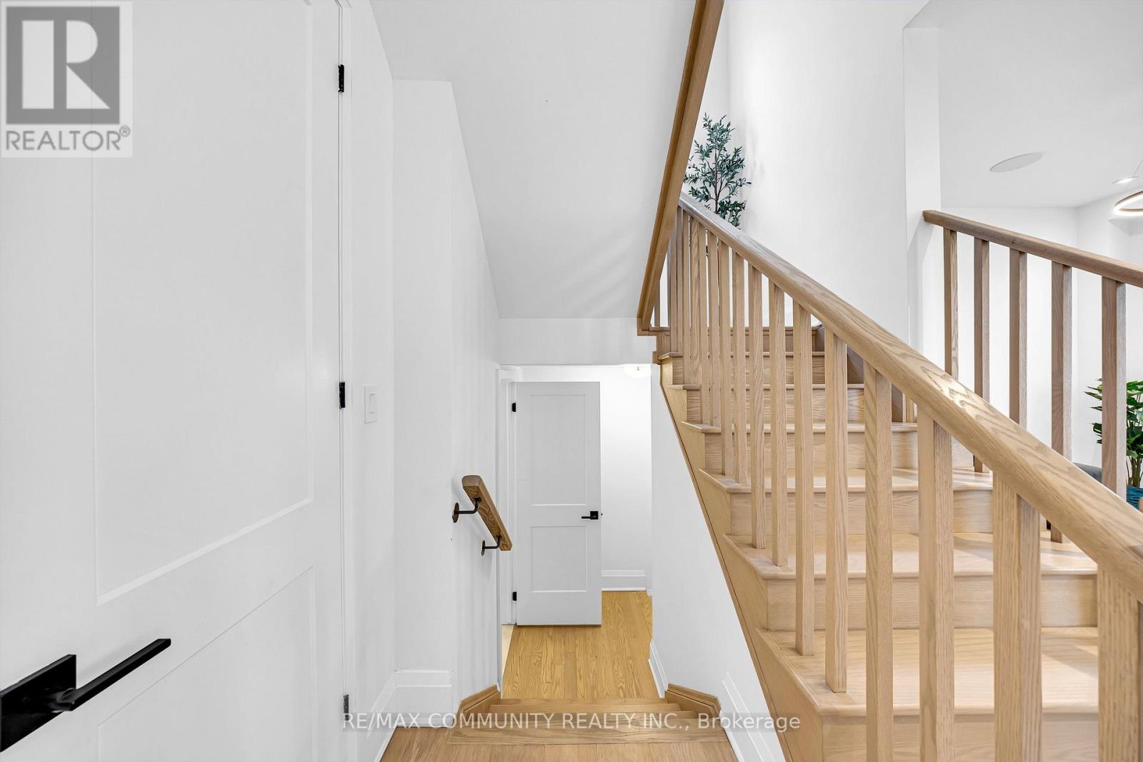 1567 Scarlett Trail E, Pickering, Ontario  L1V 2P8 - Photo 7 - E13025410