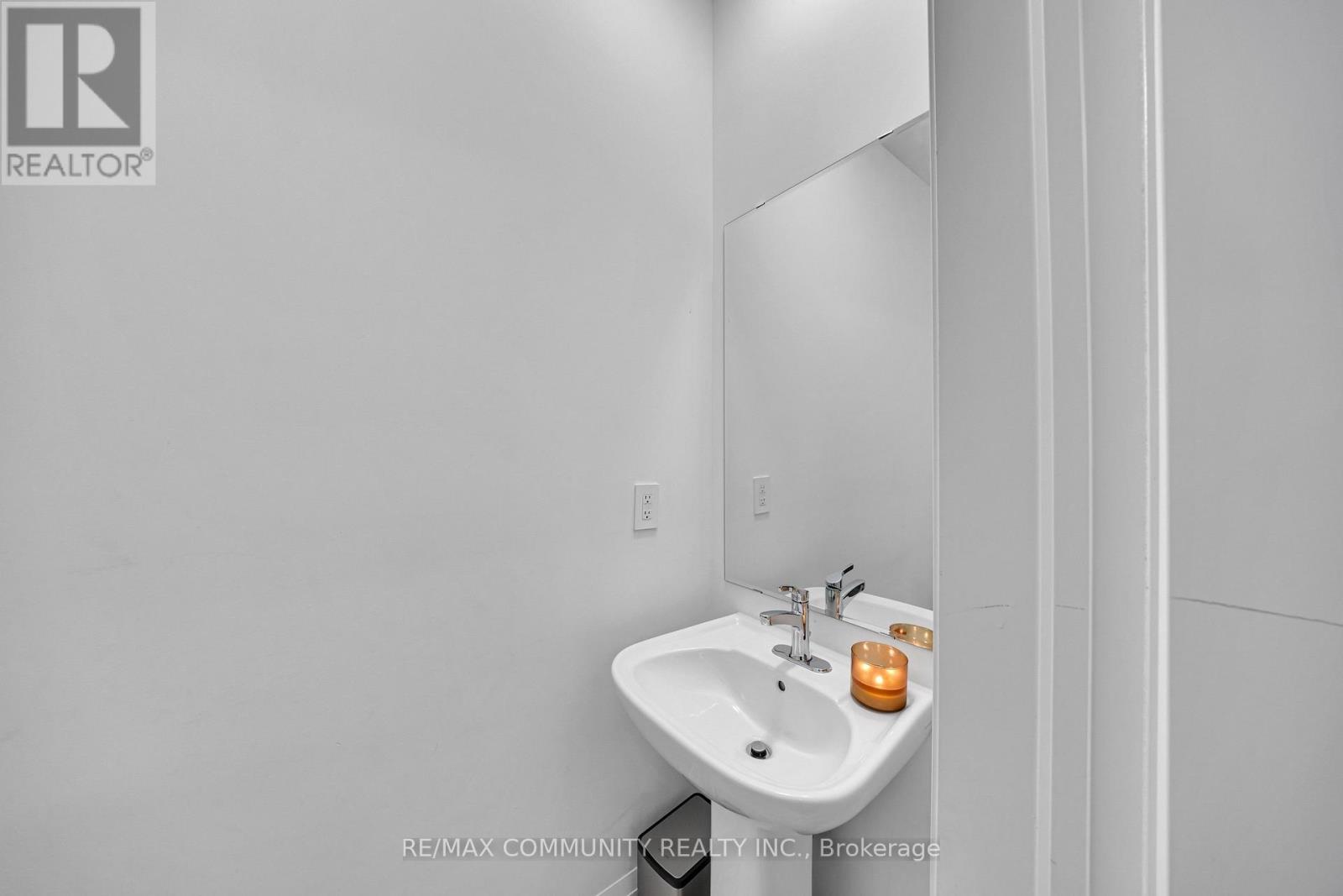 1567 Scarlett Trail E, Pickering, Ontario  L1V 2P8 - Photo 8 - E13025410