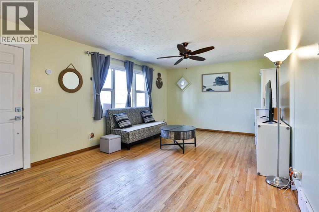 2124 6a Avenue N, Lethbridge, Alberta  T1H 0W9 - Photo 2 - A2303712