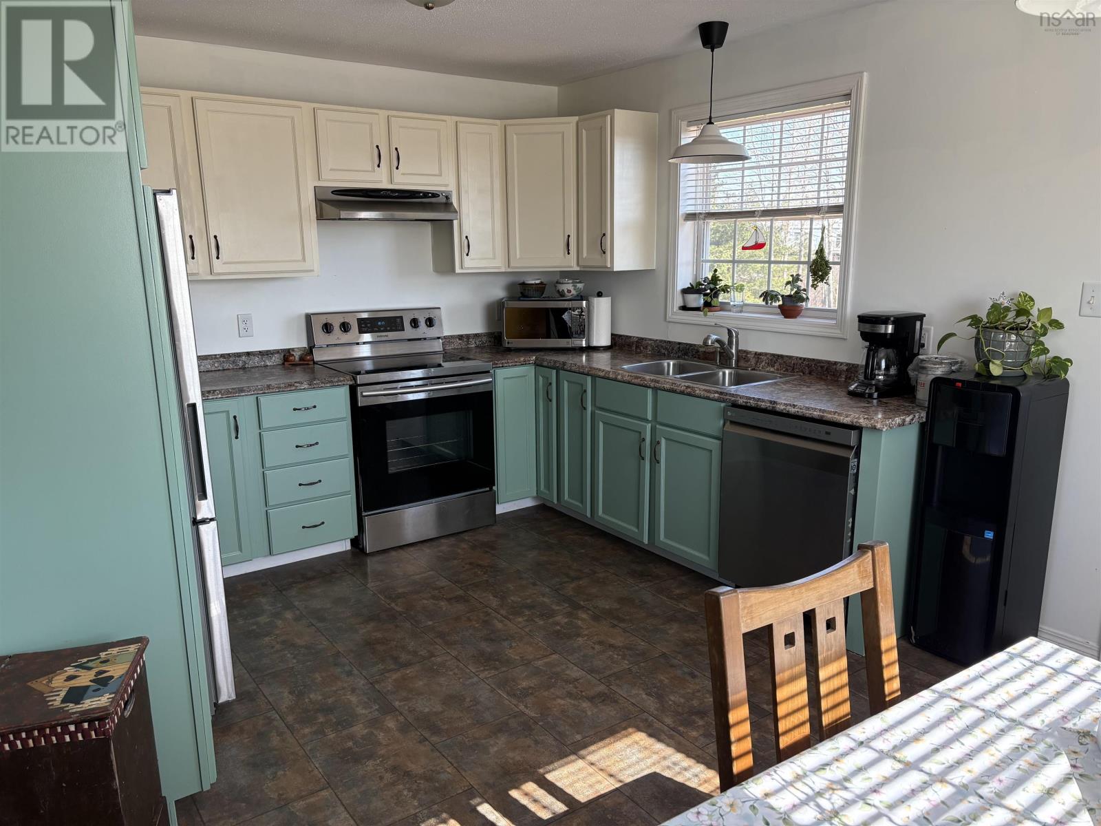 579 Highway 1, Mount Uniacke, Nova Scotia  B0N 1Z0 - Photo 11 - 202604630