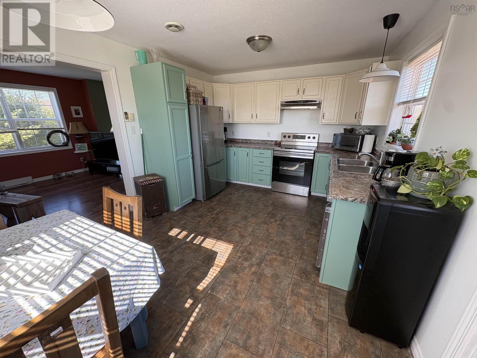 579 Highway 1, Mount Uniacke, Nova Scotia  B0N 1Z0 - Photo 10 - 202604630