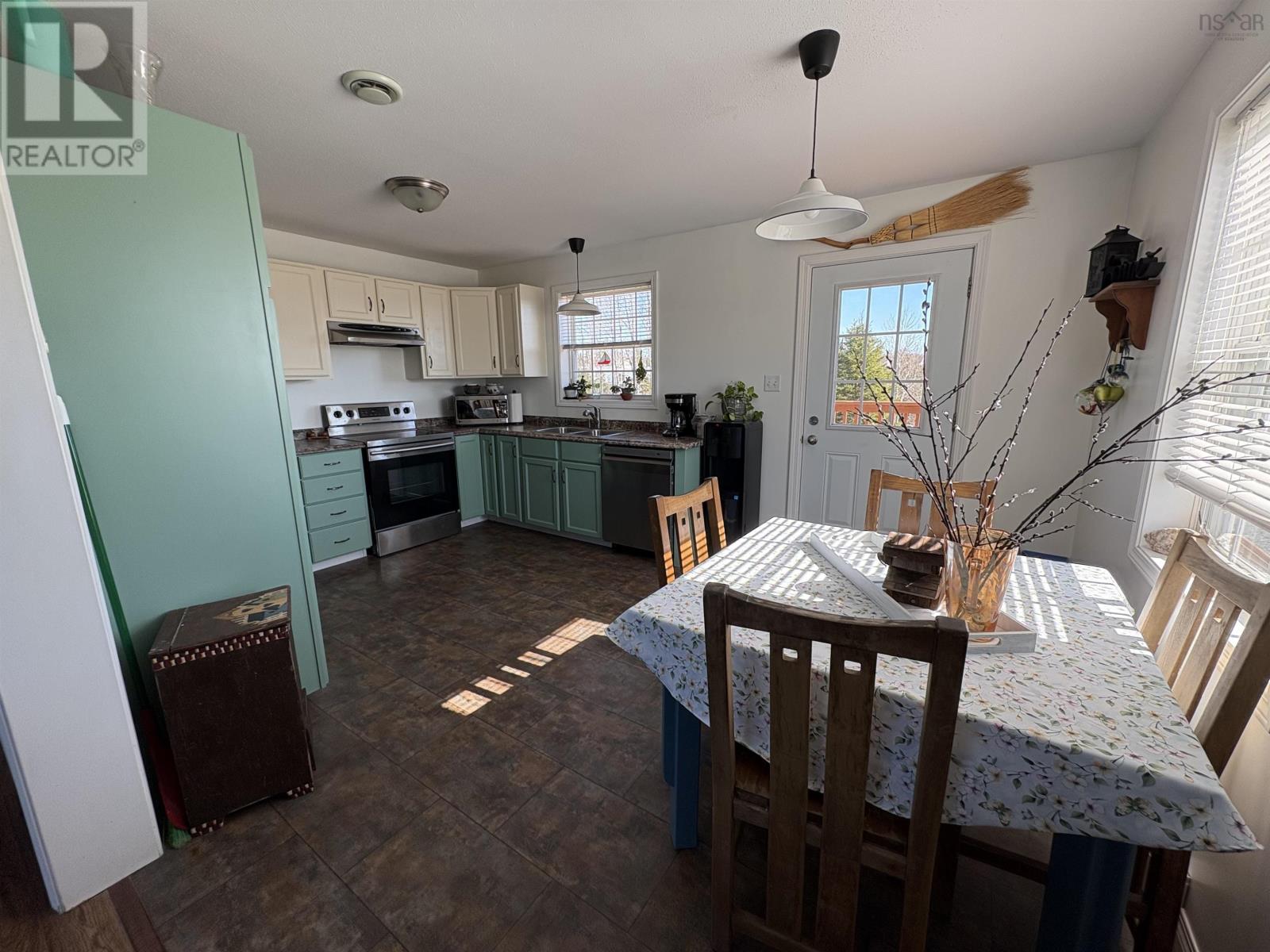 579 Highway 1, Mount Uniacke, Nova Scotia  B0N 1Z0 - Photo 14 - 202604630