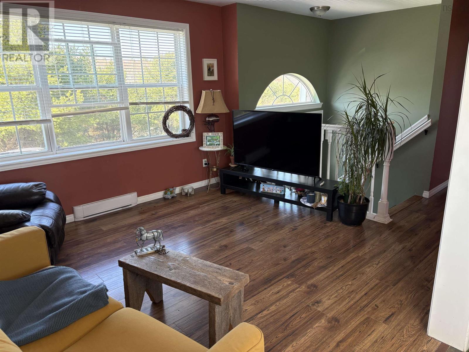 579 Highway 1, Mount Uniacke, Nova Scotia  B0N 1Z0 - Photo 8 - 202604630