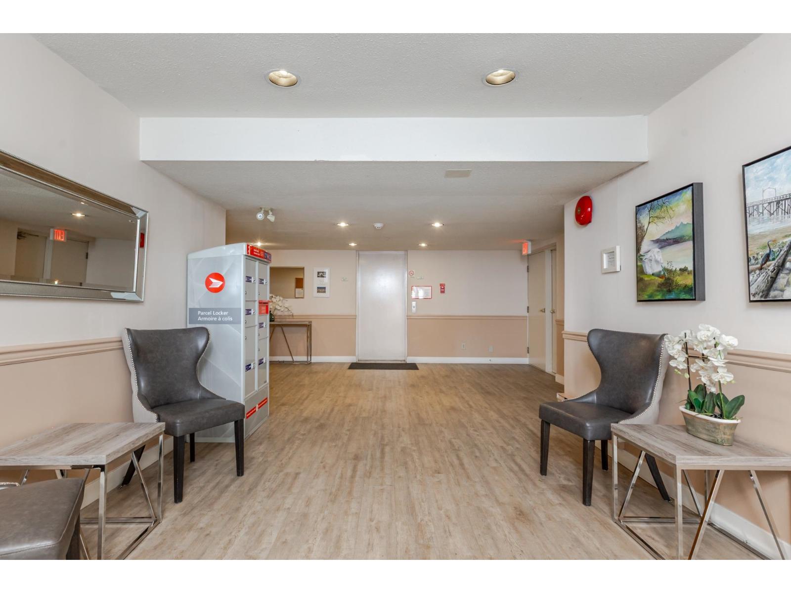 206 1447 Best Street, White Rock, British Columbia  V4B 4E5 - Photo 4 - R3113090