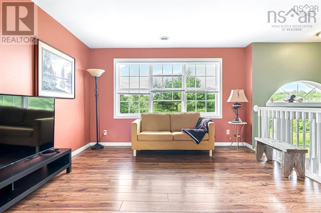 579 Highway 1, Mount Uniacke, Nova Scotia  B0N 1Z0 - Photo 5 - 202604630