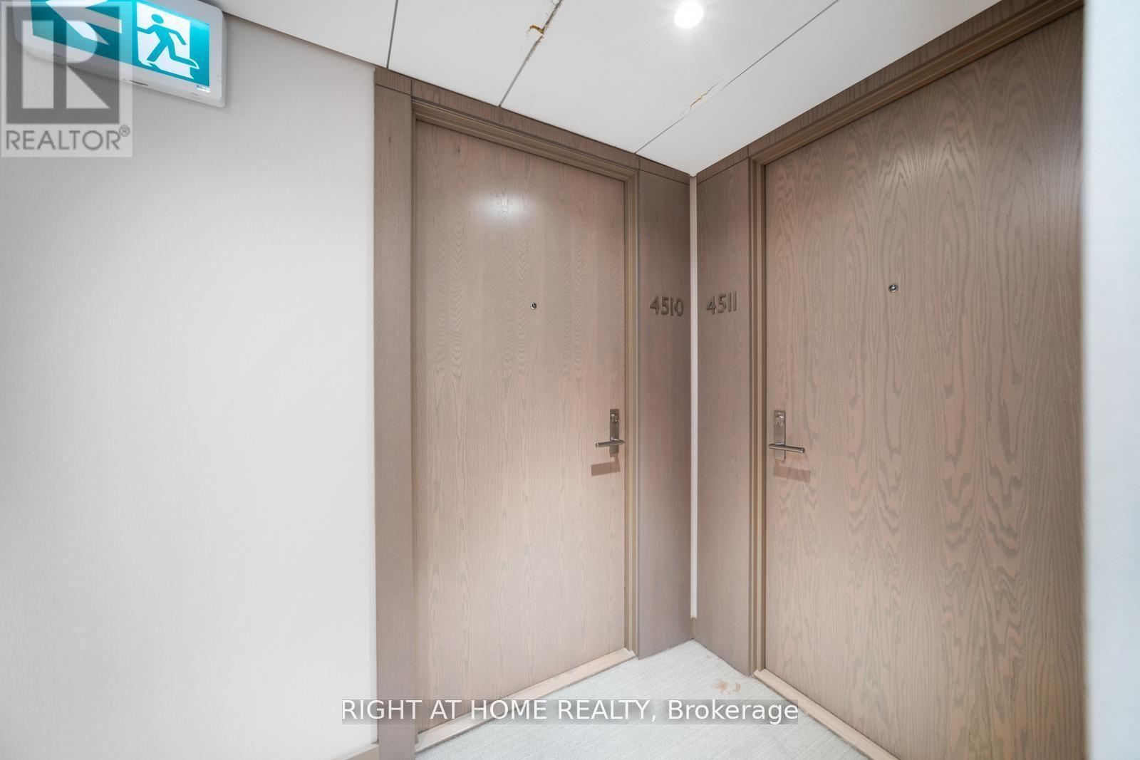 4510 - 125 Blue Jays Way, Toronto, Ontario  M5V 0N5 - Photo 2 - C12914110