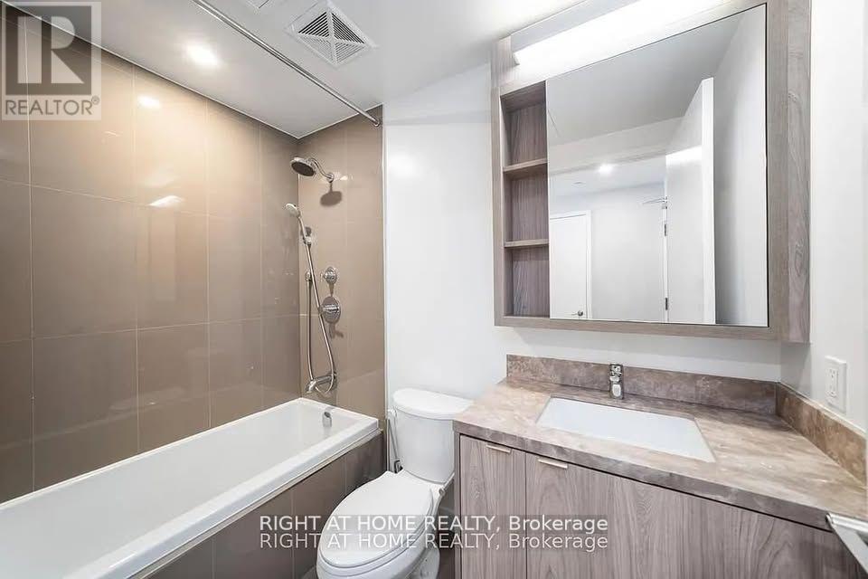 4510 - 125 Blue Jays Way, Toronto, Ontario  M5V 0N5 - Photo 8 - C12914110