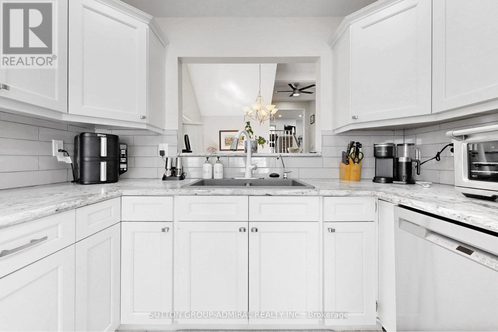 161 Green Briar Road, New Tecumseth (Alliston), Ontario  L9R 1Y1 - Photo 12 - N13025048