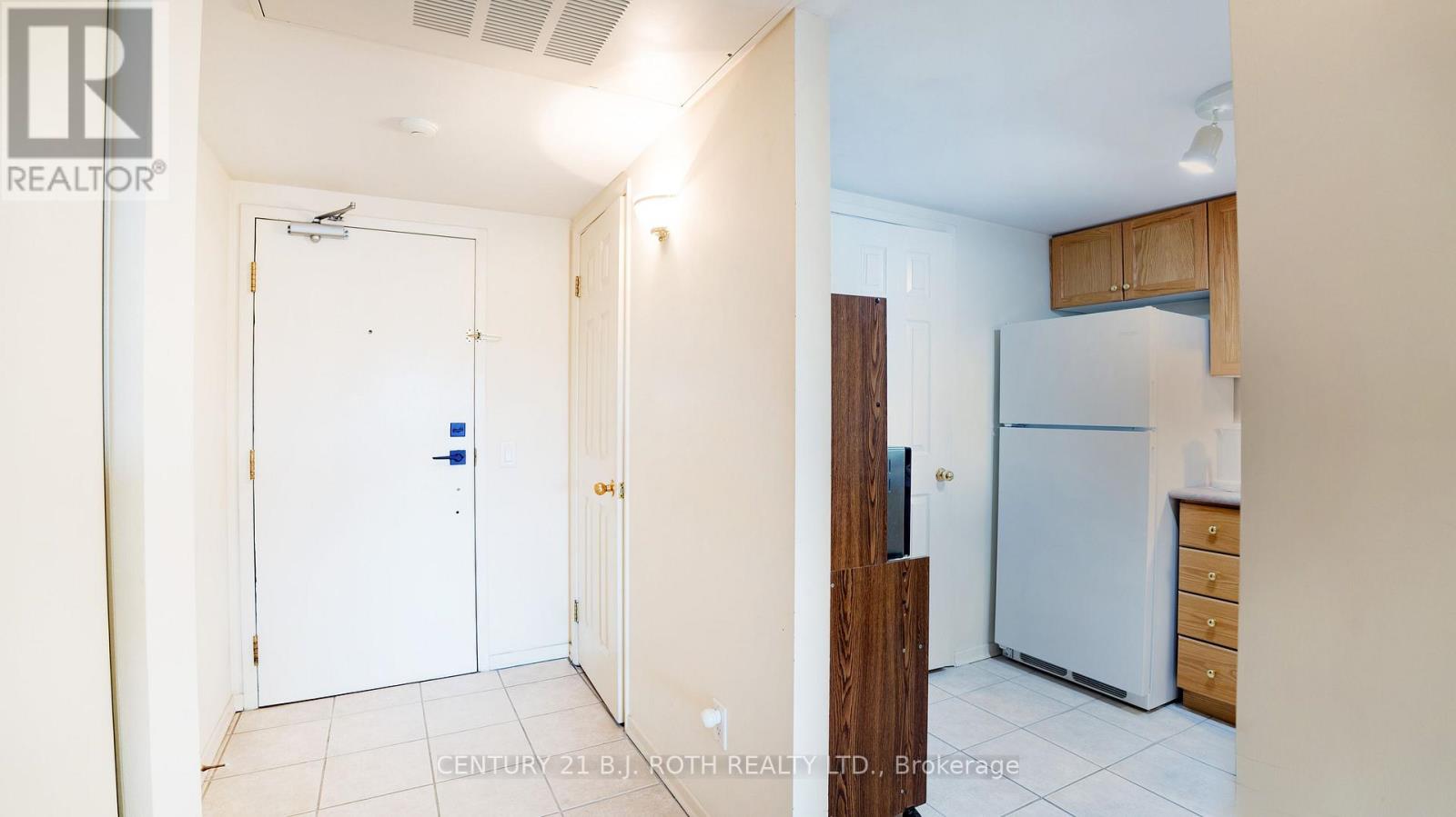 411 - 160 Wellington Street E, Aurora, Ontario  L4G 1J3 - Photo 3 - N13025298