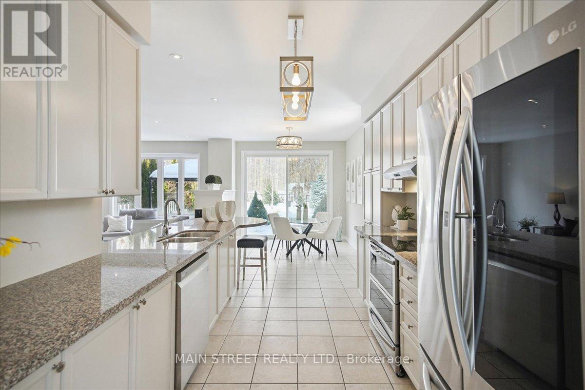 38 Carriage House Court, Richmond Hill, Ontario  L4E 4V3 - Photo 13 - N13025316