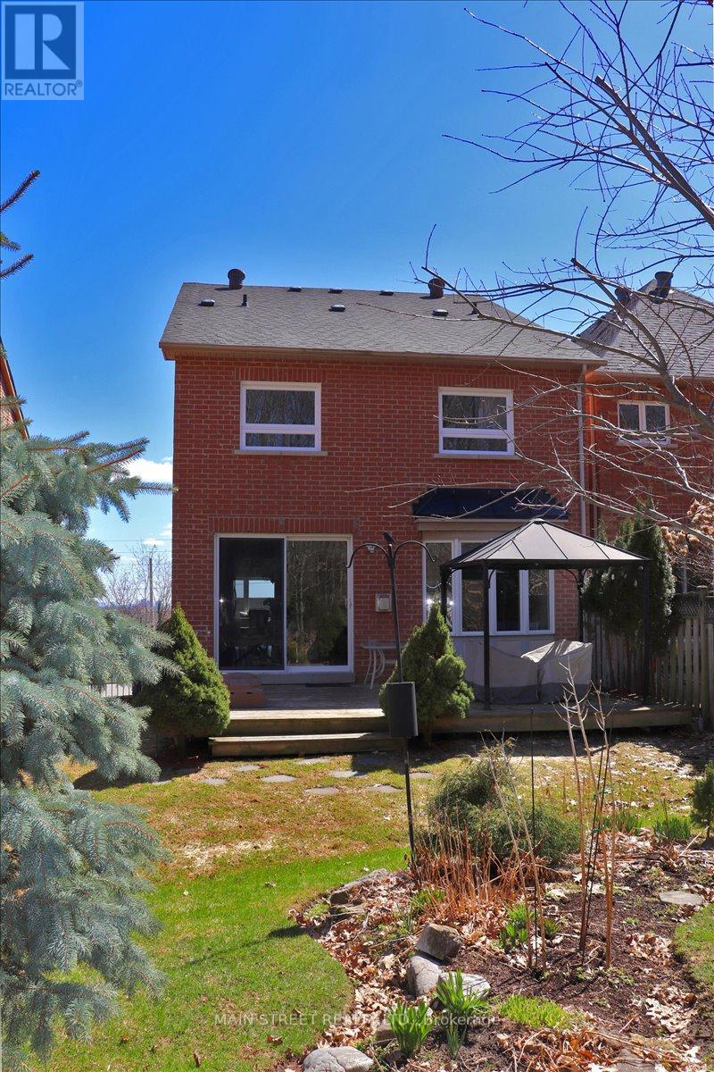 38 Carriage House Court, Richmond Hill, Ontario  L4E 4V3 - Photo 30 - N13025316