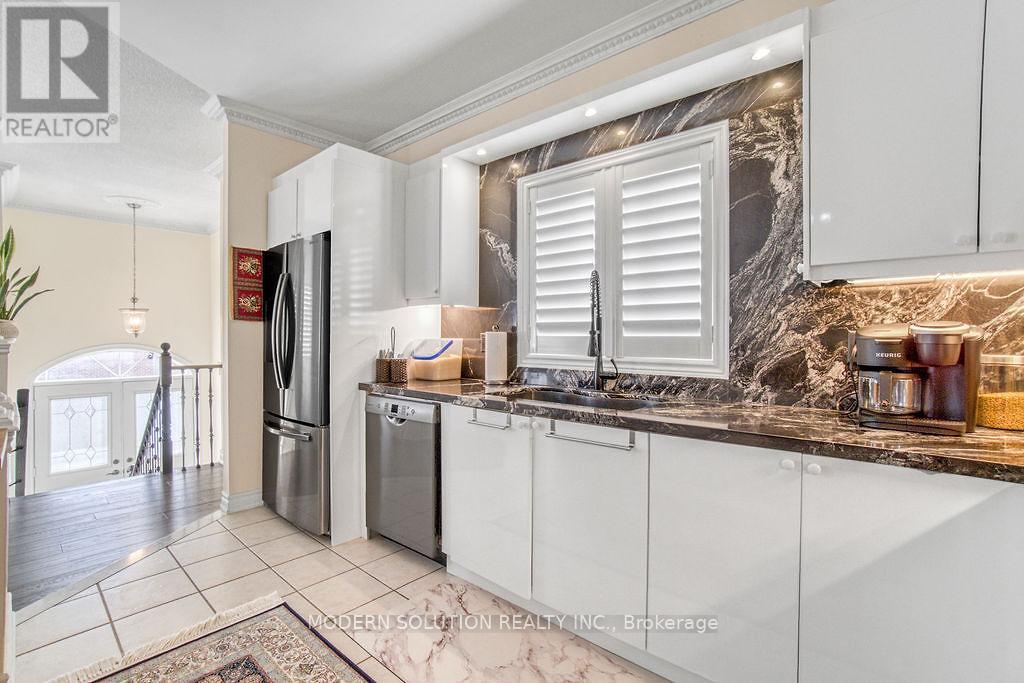 119 Blackthorn Drive, Vaughan, Ontario  L6A 3N2 - Photo 13 - N13025418