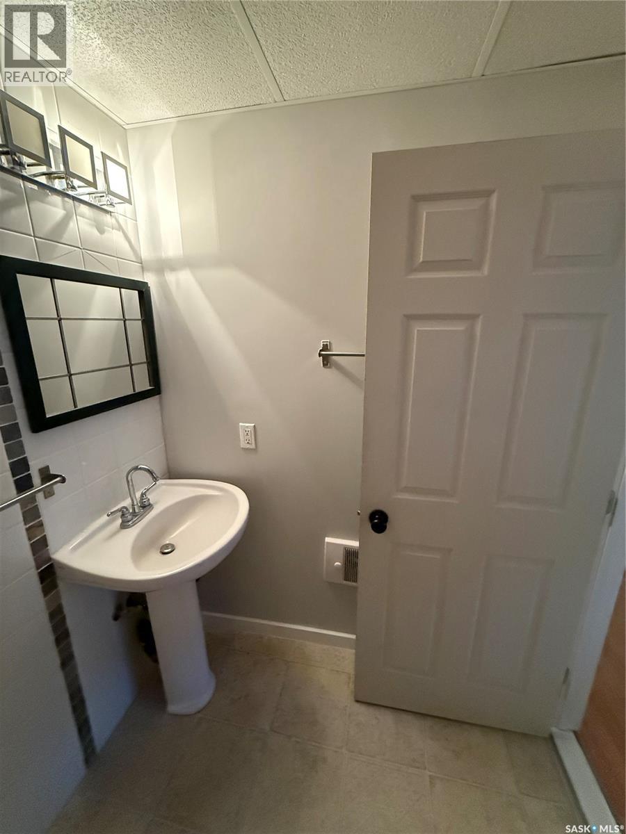 992 Terry Street, Cochin, Saskatchewan  S0M 0L0 - Photo 30 - SK016153