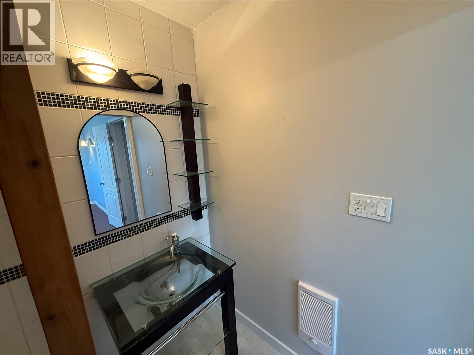 992 Terry Street, Cochin, Saskatchewan  S0M 0L0 - Photo 19 - SK016153