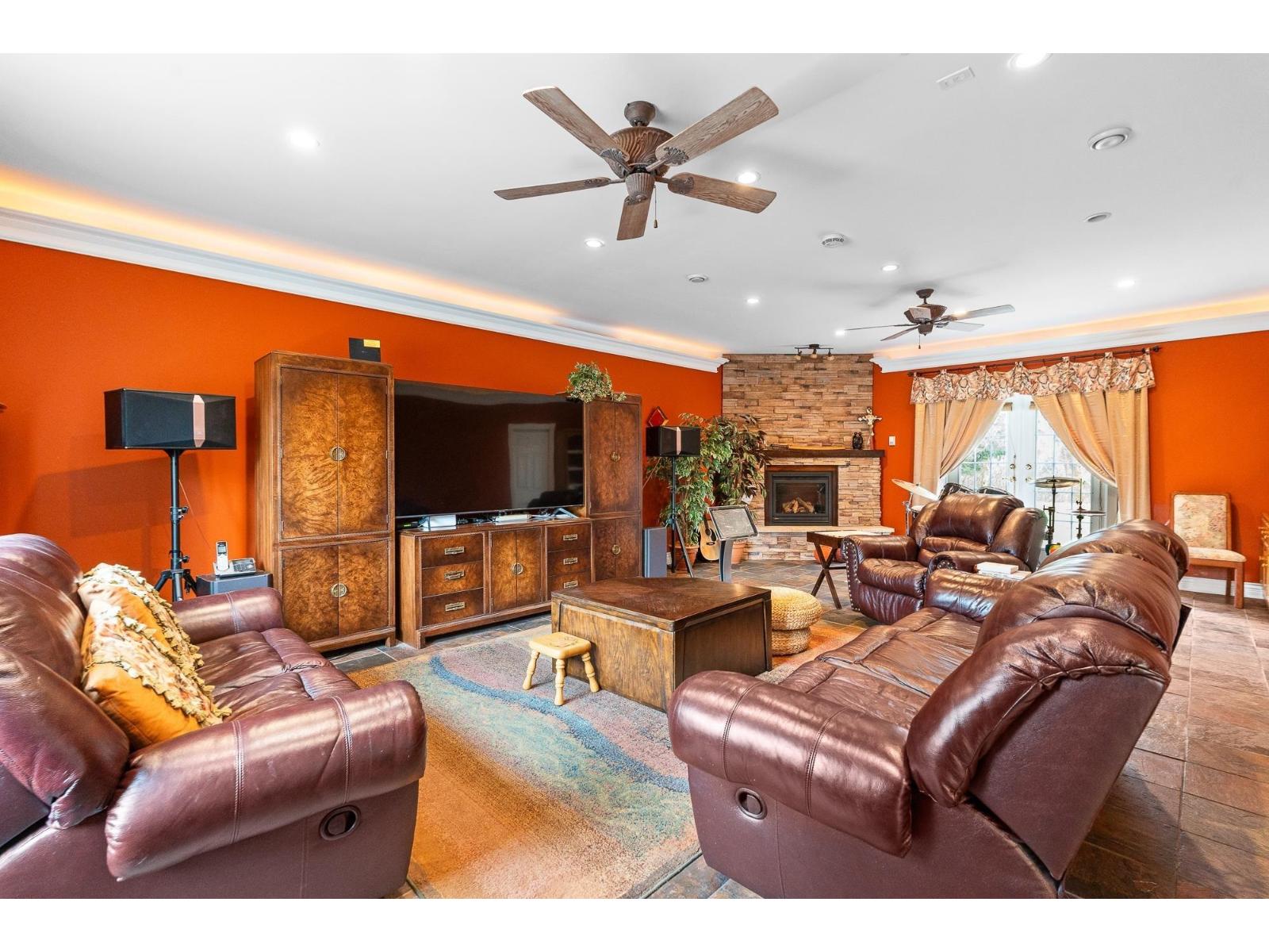 8097 198a Street, Langley, British Columbia  V2Y 1Y3 - Photo 4 - R3113134