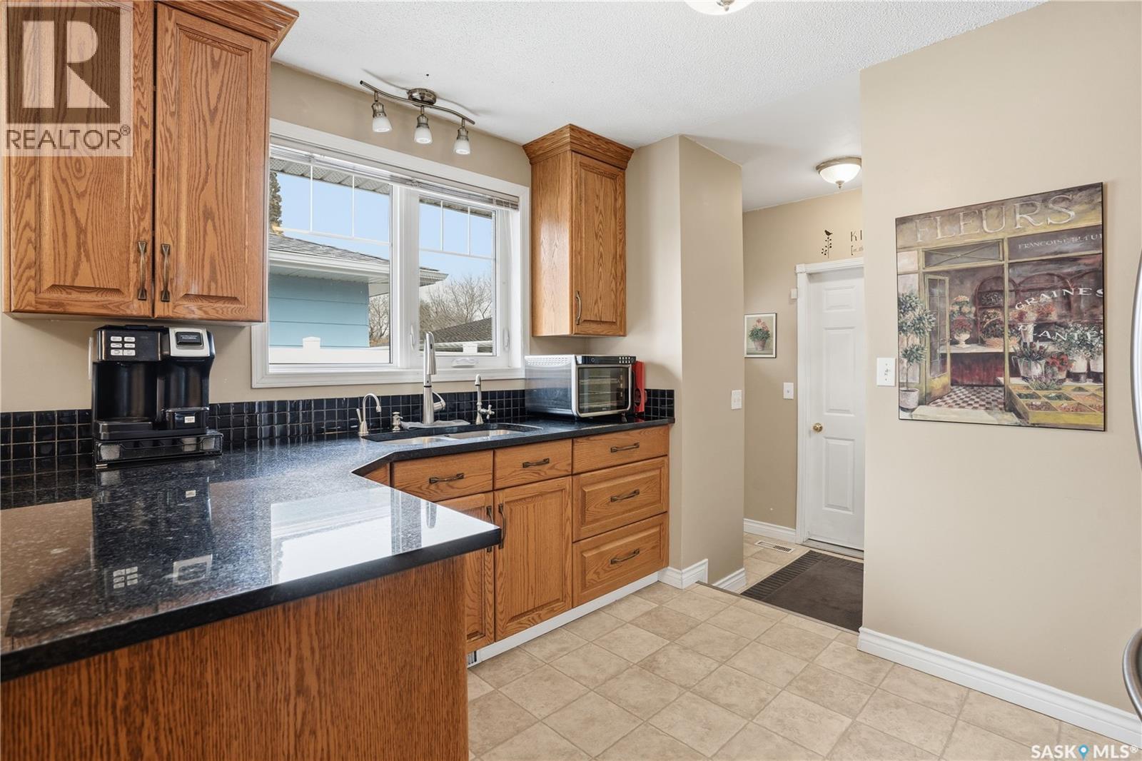 4336 Queen Street, Regina, Saskatchewan  S4S 5V9 - Photo 13 - SK033494