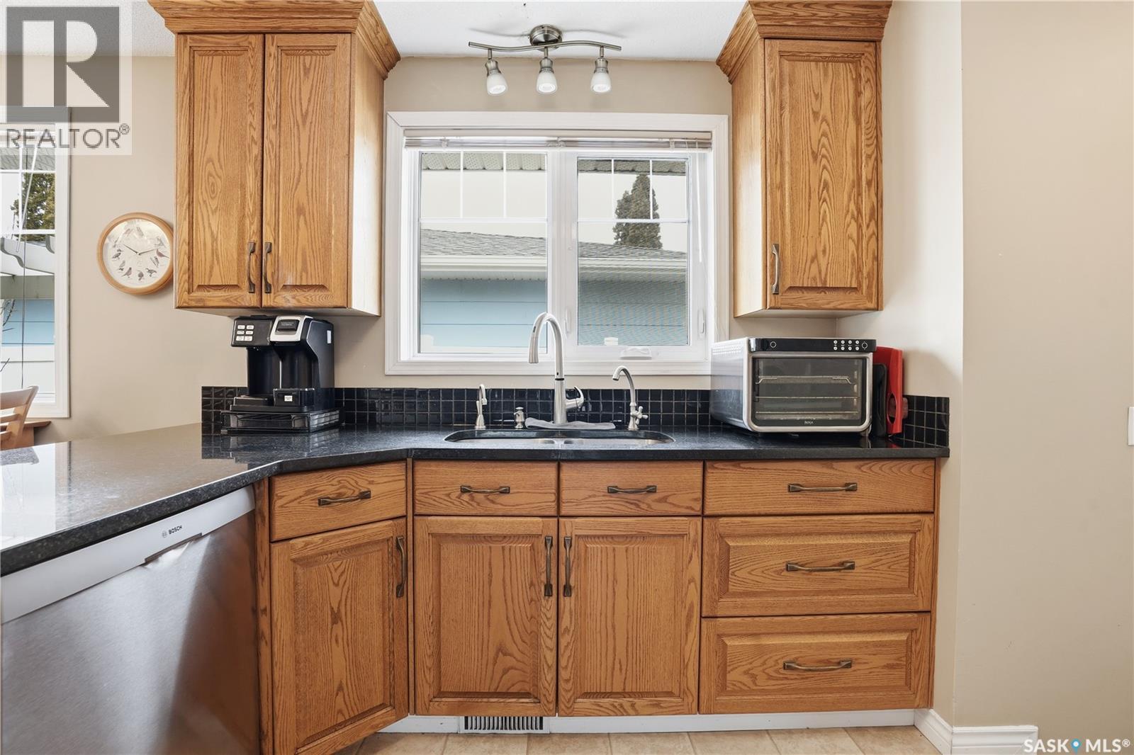 4336 Queen Street, Regina, Saskatchewan  S4S 5V9 - Photo 14 - SK033494