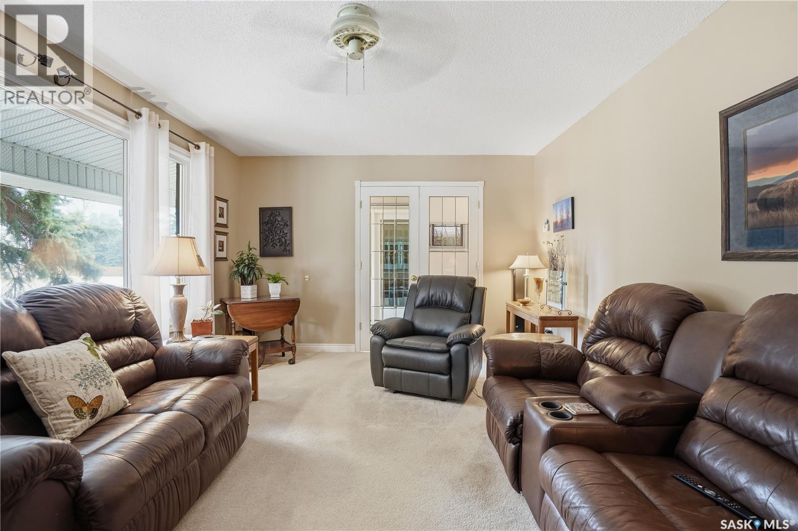 4336 Queen Street, Regina, Saskatchewan  S4S 5V9 - Photo 5 - SK033494