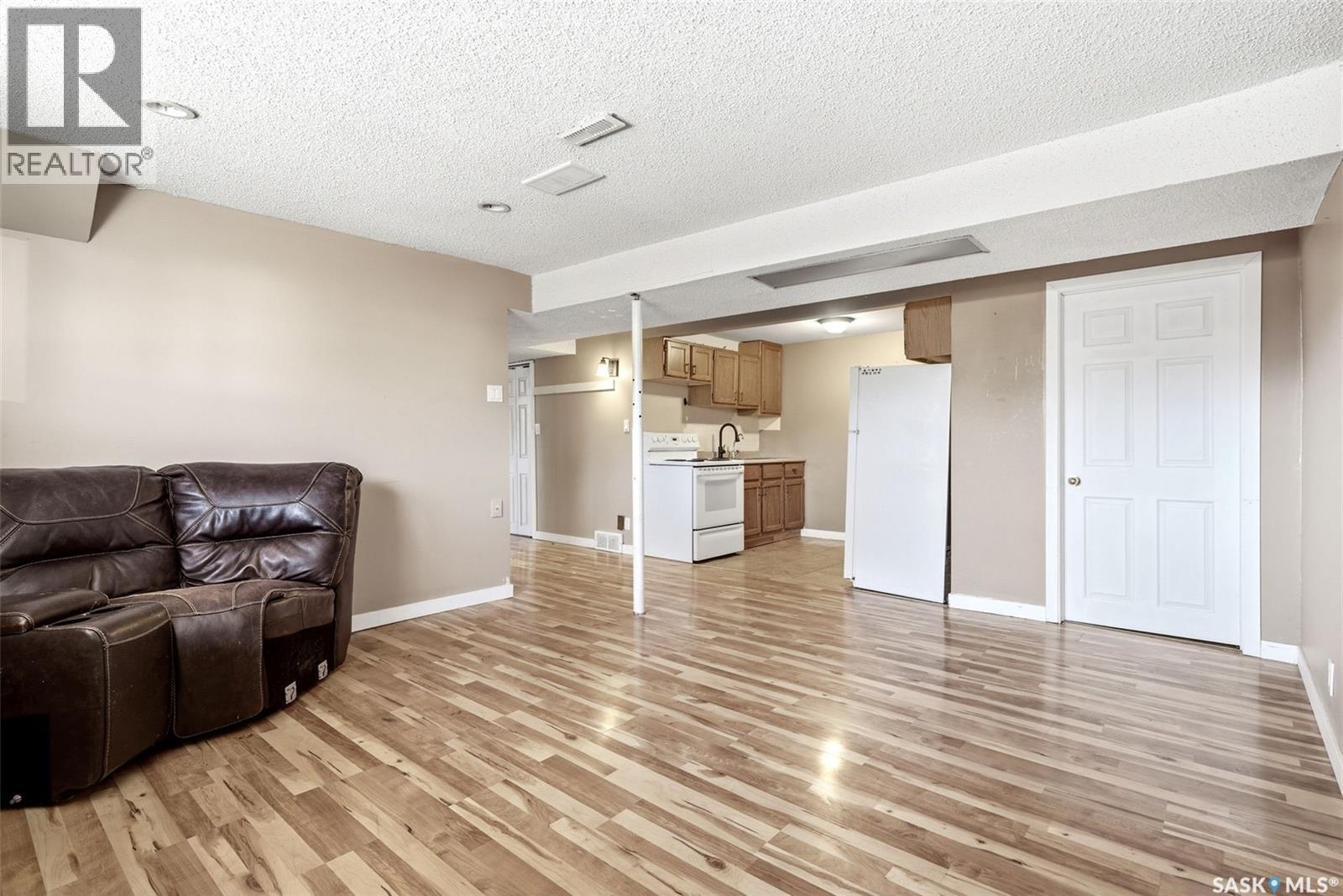 34 Glasgow Street, Regina, Saskatchewan  S4X 1E1 - Photo 24 - SK033383