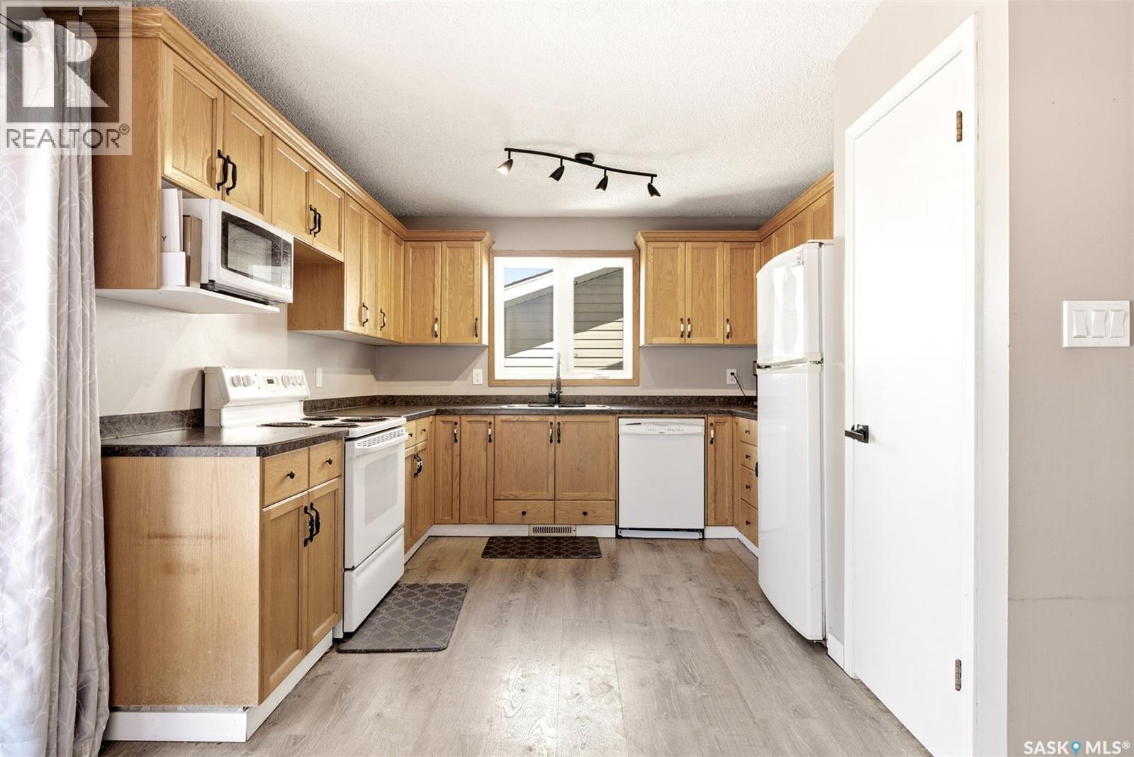 34 Glasgow Street, Regina, Saskatchewan  S4X 1E1 - Photo 7 - SK033383