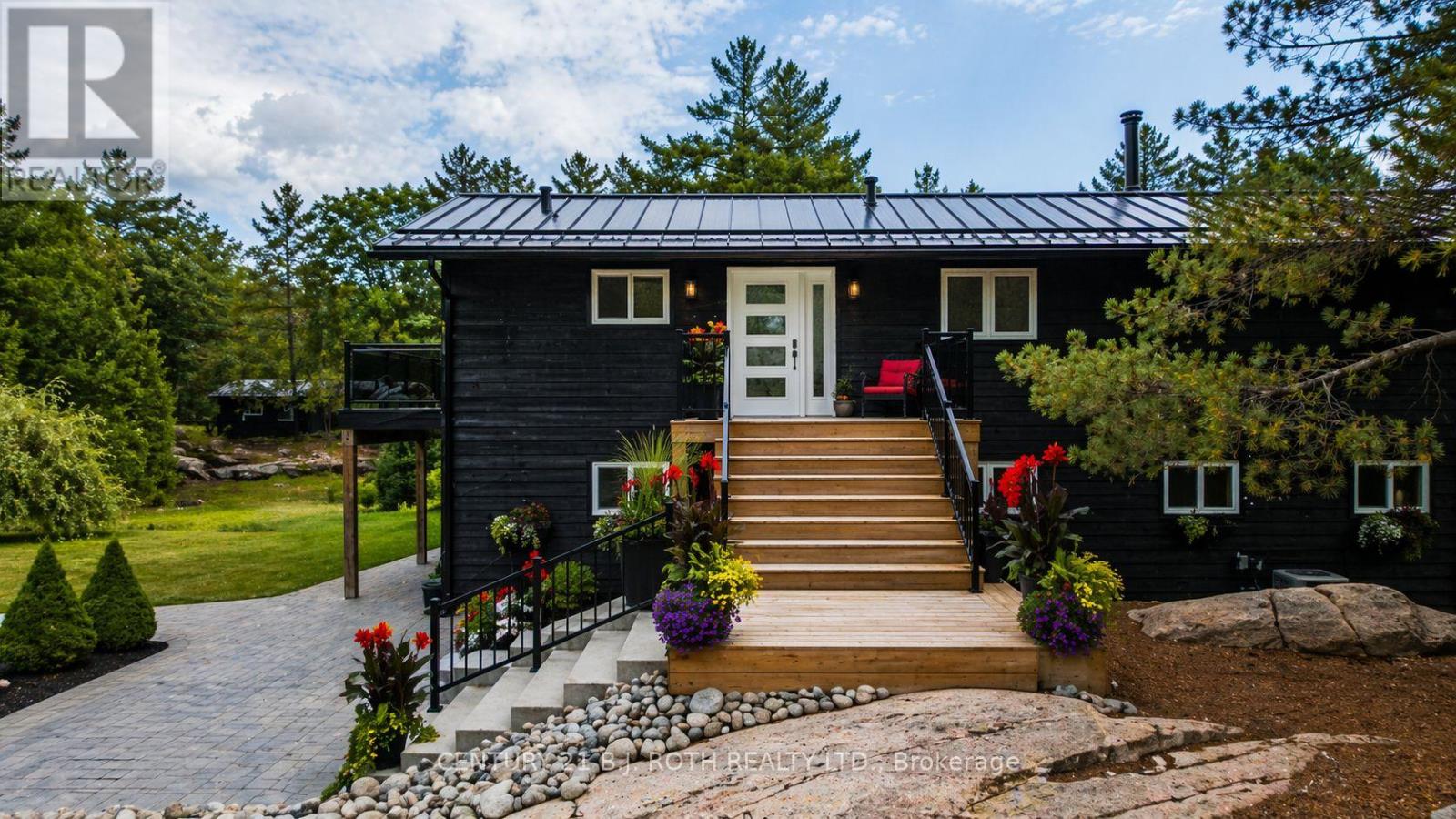 3193 Muskoka Street, Severn, Ontario  L0K 2B0 - Photo 2 - S13025236