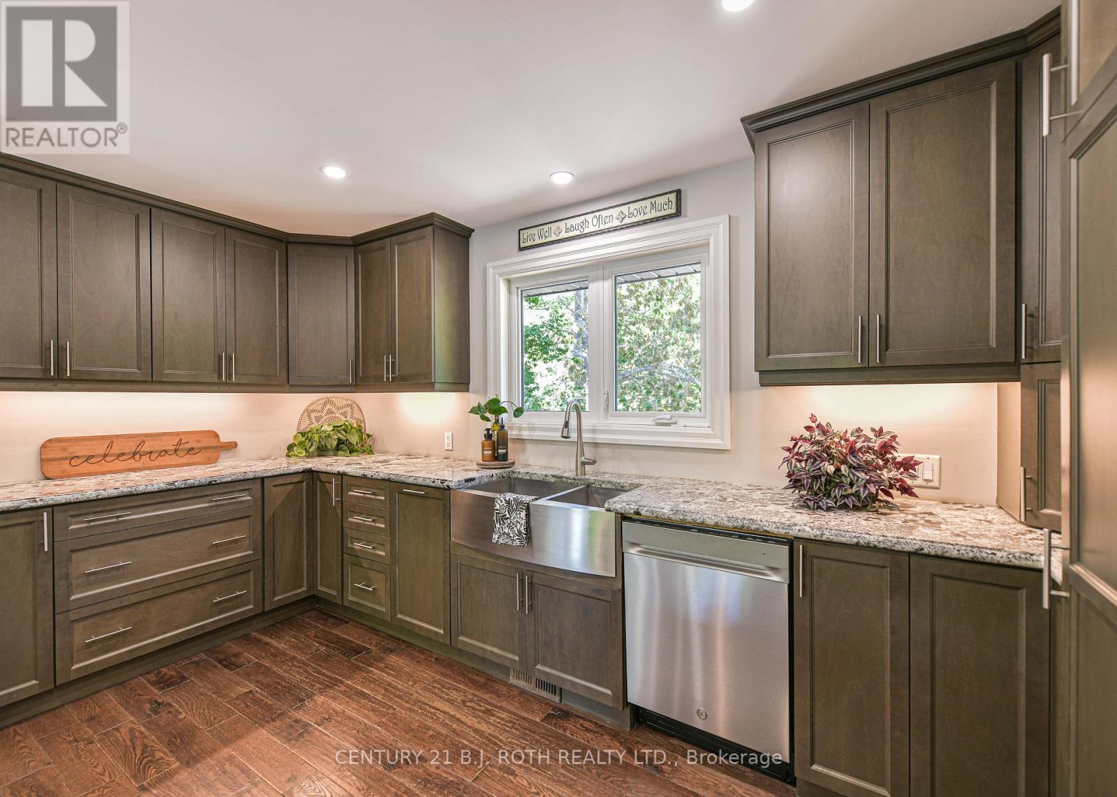 3193 Muskoka Street, Severn, Ontario  L0K 2B0 - Photo 40 - S13025236