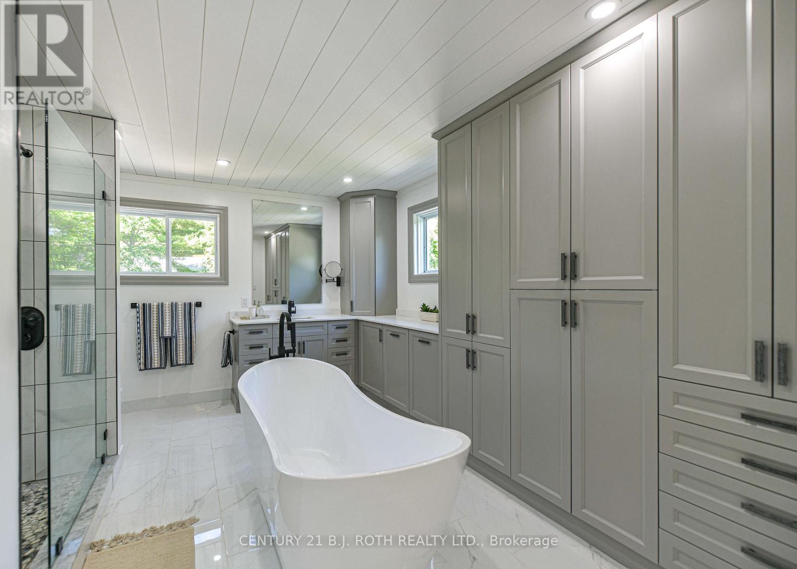 3193 Muskoka Street, Severn, Ontario  L0K 2B0 - Photo 44 - S13025236