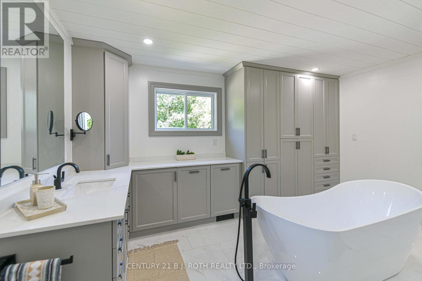 3193 Muskoka Street, Severn, Ontario  L0K 2B0 - Photo 46 - S13025236