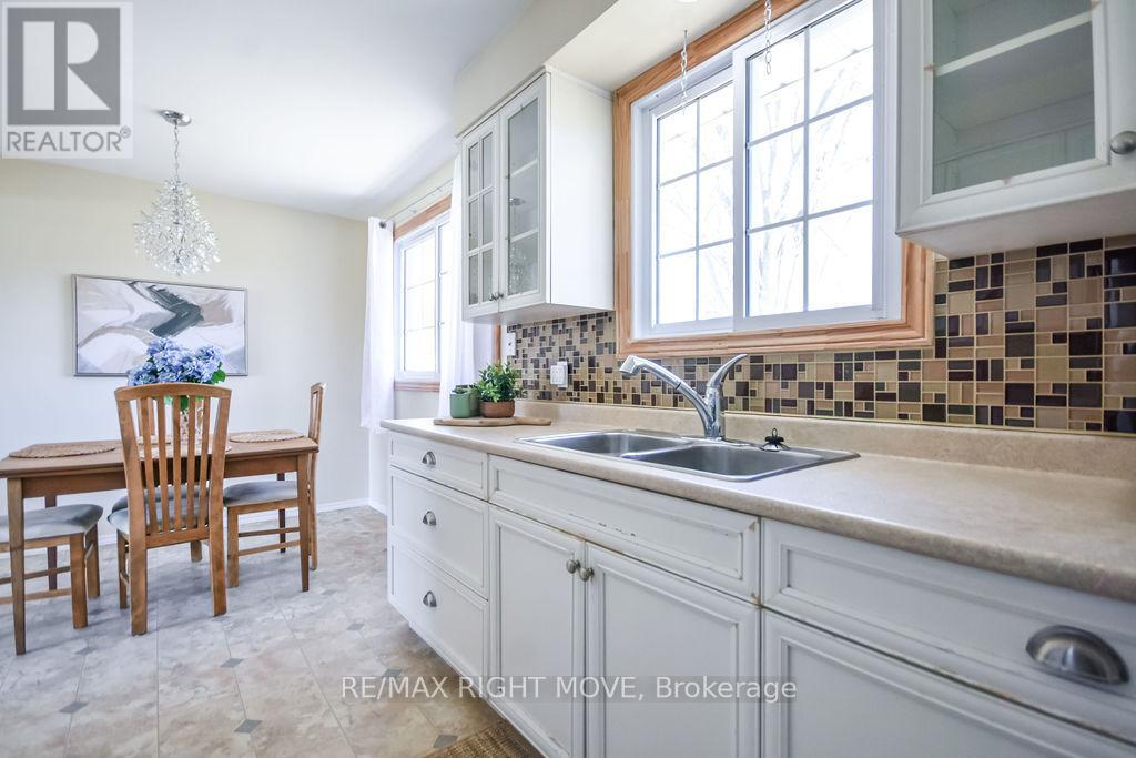 323 Collins Drive, Orillia, Ontario  L3V 1E5 - Photo 10 - S13025394