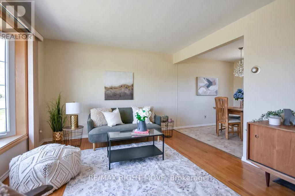 323 Collins Drive, Orillia, Ontario  L3V 1E5 - Photo 5 - S13025394