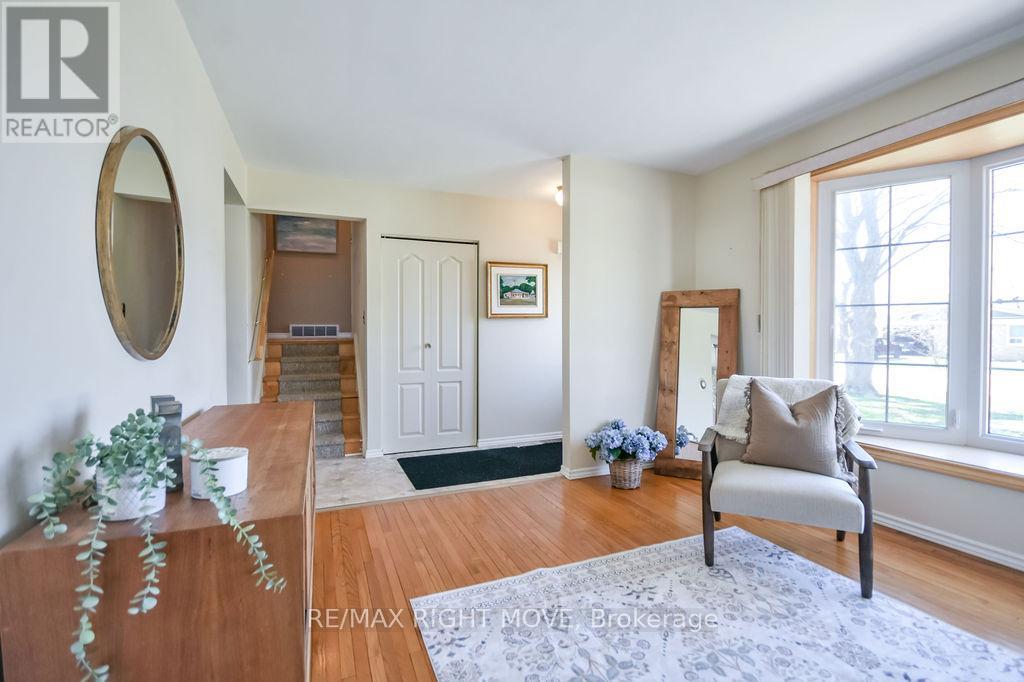 323 Collins Drive, Orillia, Ontario  L3V 1E5 - Photo 7 - S13025394