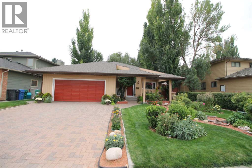 18 Coachwood Road W, Lethbridge, Alberta  T1K 6B5 - Photo 2 - A2296650