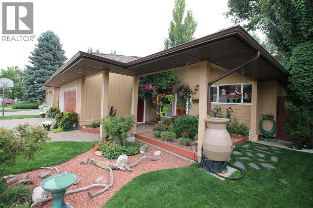 18 Coachwood Road W, Lethbridge, Alberta  T1K 6B5 - Photo 3 - A2296650