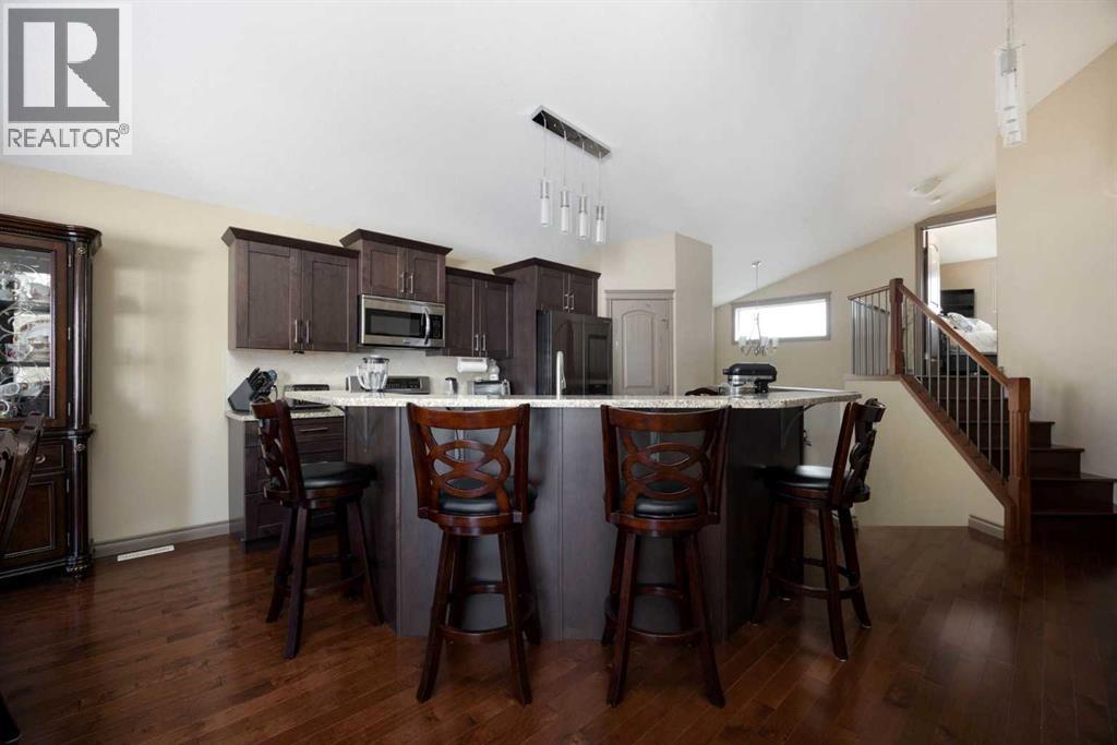 176 Huberman Way, Fort Mcmurray, Alberta  T9K 0Z9 - Photo 7 - A2298093