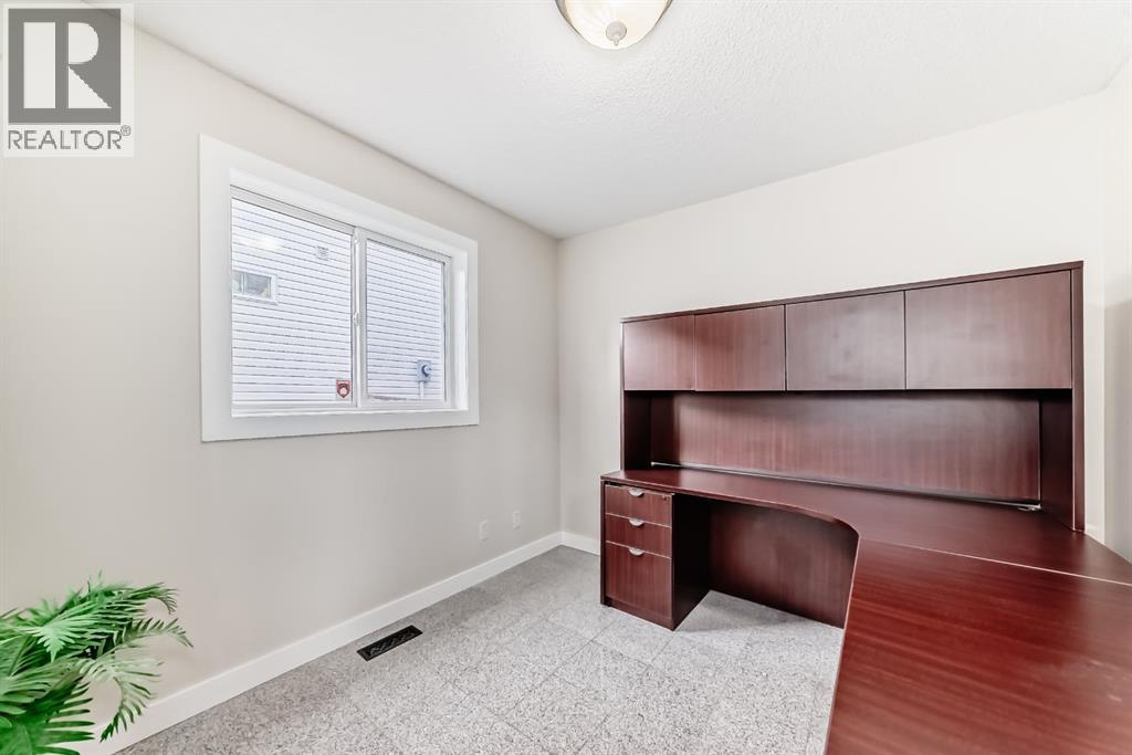 311 Rocky Ridge Cove Nw, Calgary, Alberta  T3G 4K1 - Photo 18 - A2300845