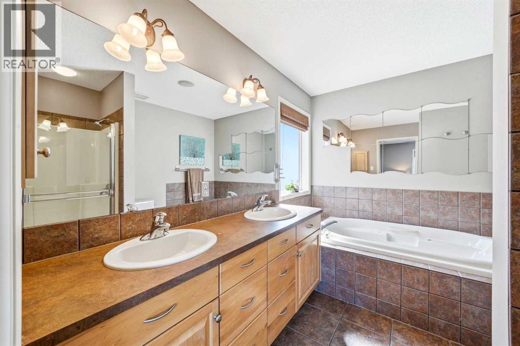 101 Cougarstone Manor Sw, Calgary, Alberta  T3H 5N5 - Photo 28 - A2302495