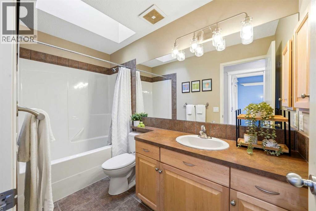 101 Cougarstone Manor Sw, Calgary, Alberta  T3H 5N5 - Photo 20 - A2302495